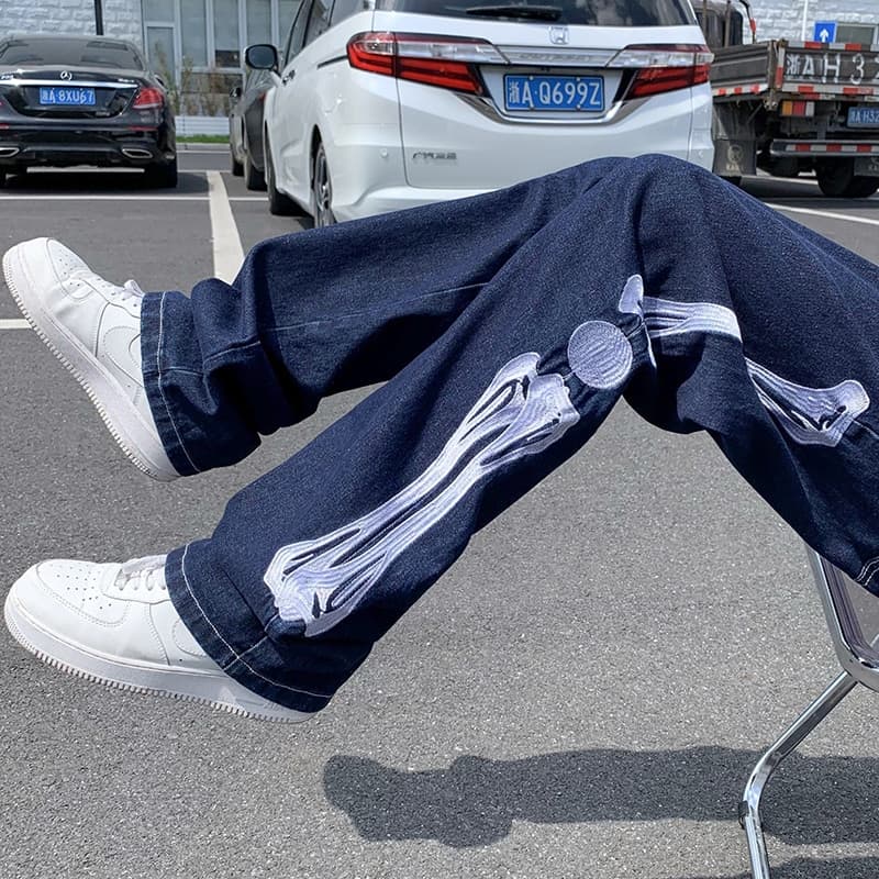 New Straight Jean Pants Man Skeleton Embroidery Mopping Trousers Mens Streetwear Denim Pants Men Clothing Jeans for Men Man Baggy