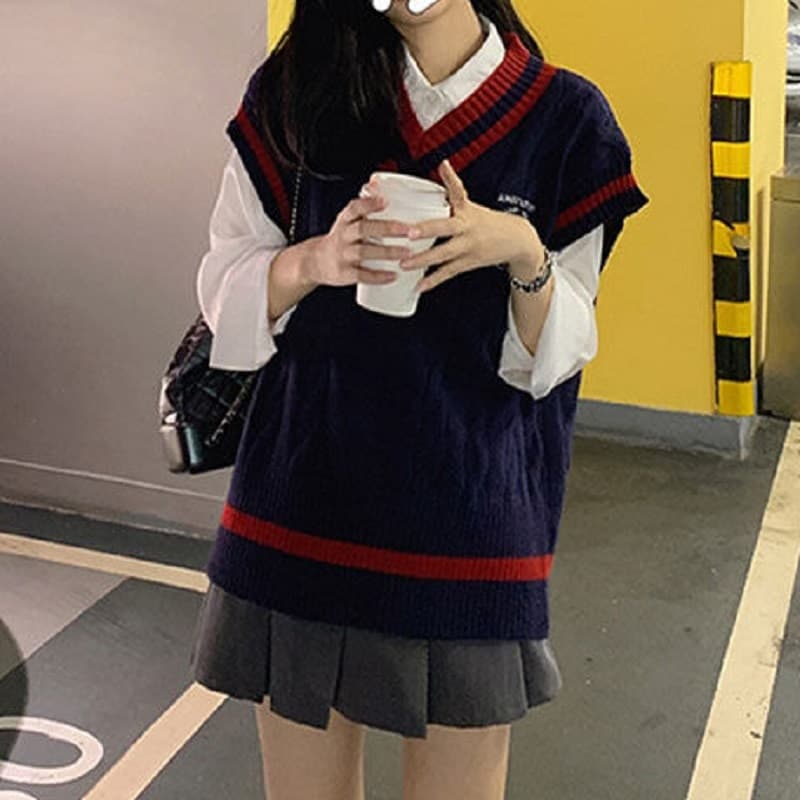 New Preppy Style Knitted Sweater Vest V-neck Oversize Korean Fashion Sleeveless  Youth Jumper Casual White Pullover Female