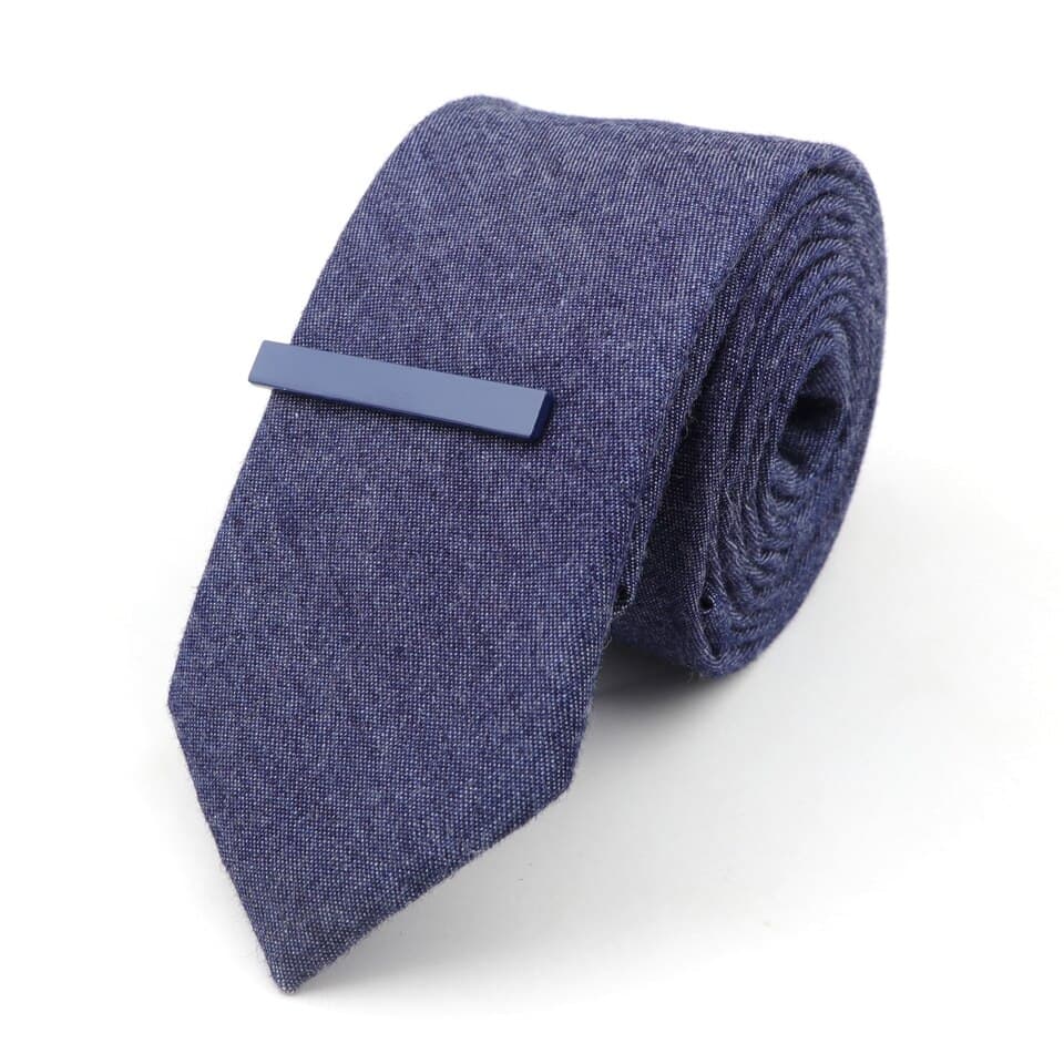 Men Solid Colour Tie and Clip